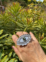 Load image into Gallery viewer, Actinolite Cat&#39;s Eye gemstone ring, Dragon eye ring, Amulet Ring
