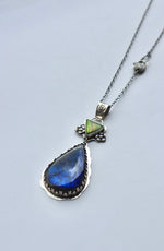 Load image into Gallery viewer, Labradorite &amp; Ammolite Necklace
